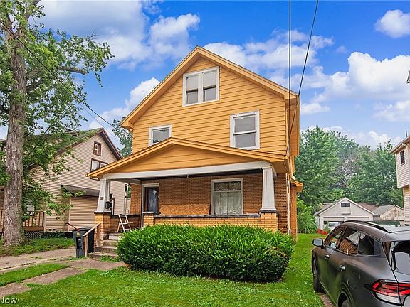 2nd image of 416 Laird Ave SE