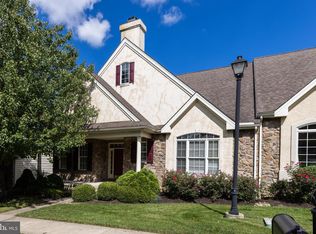 8 N Henley Dr, Avondale, PA 19311