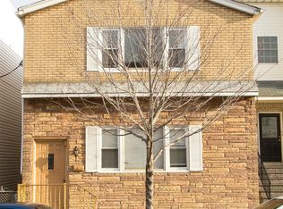 85 Cottage St, Bayonne, NJ