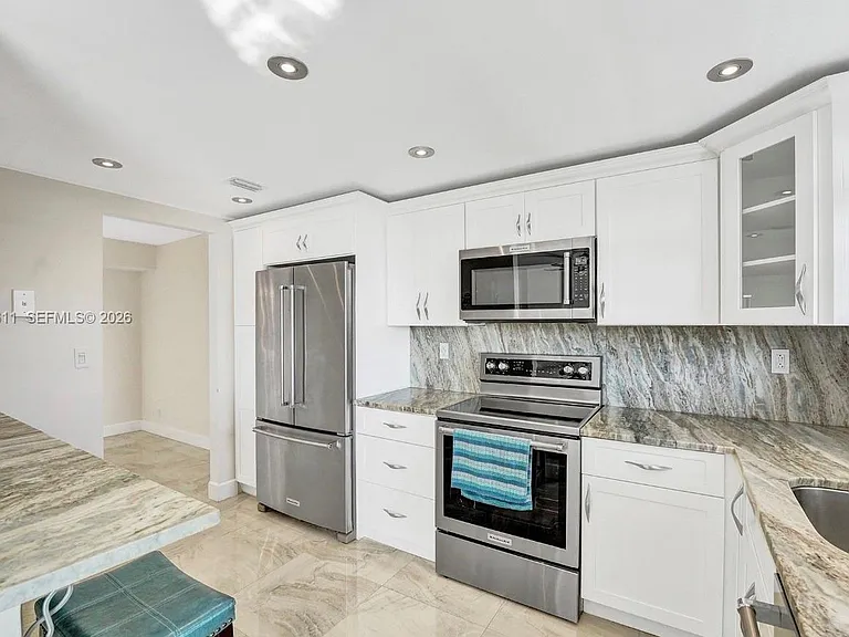 137 Golden Isles Dr #1006 — Photo 7