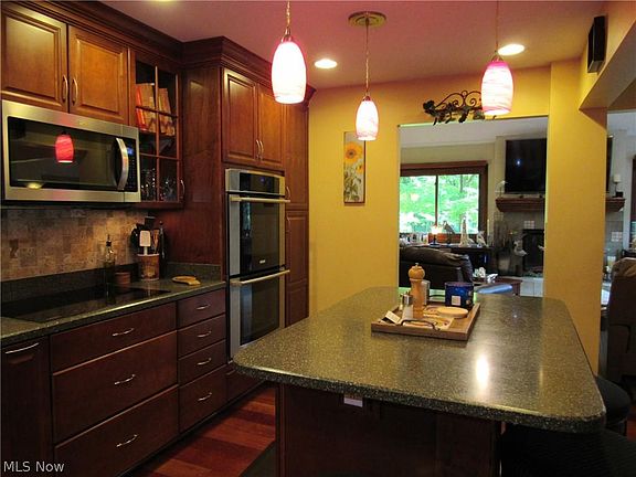 5th image of 11250 Stoneledge Dr