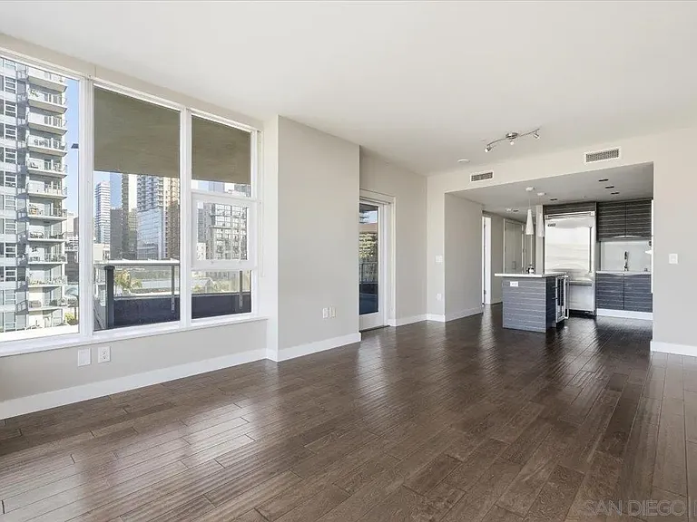 1325 Pacific Hwy #805 — Photo 22