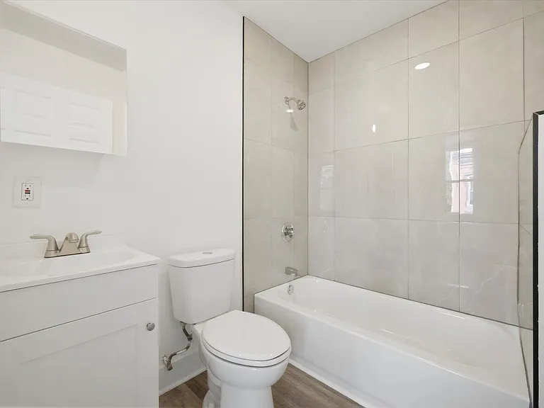2867 N Lee St — Photo 13