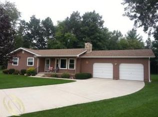 6921 Rink Dr, Brighton, MI 48114