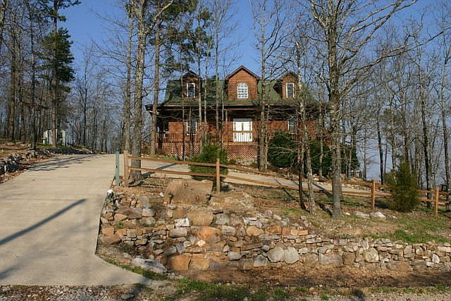2nd image of 979 Promise Land Dr