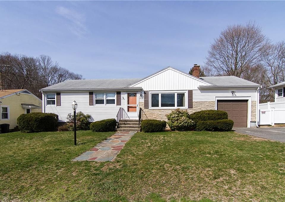 1st image of 208 Abbey Dr