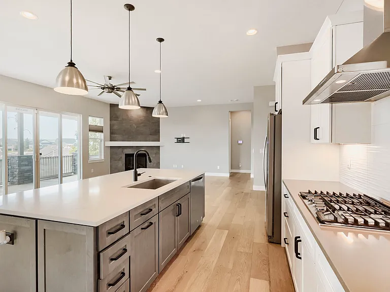 687 Easton Ct — Photo 8