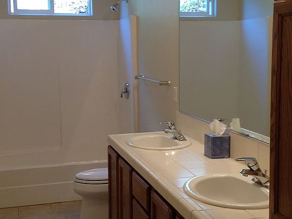 4th image of 460 Briarwood Dr