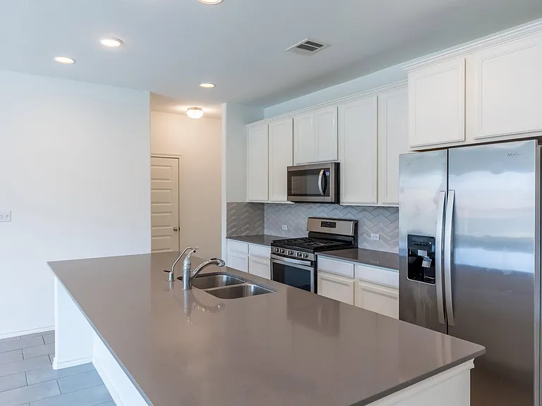 801 S San Marcos St — Photo 5