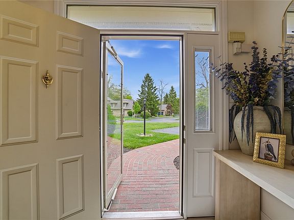 4th image of 849 Lincoln Woods Ct