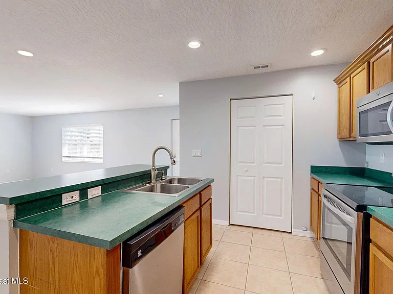 234 Johnson Ave — Photo 8