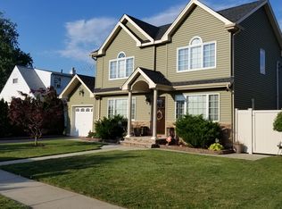 53 Ketcham Rd, Hicksville, NY 11801