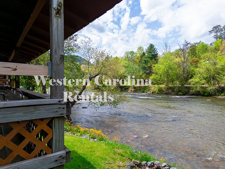 1169 Mockingbird Ln — Photo 4