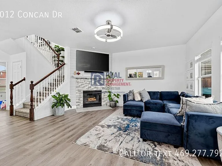 1012 Concan Dr — Photo 4