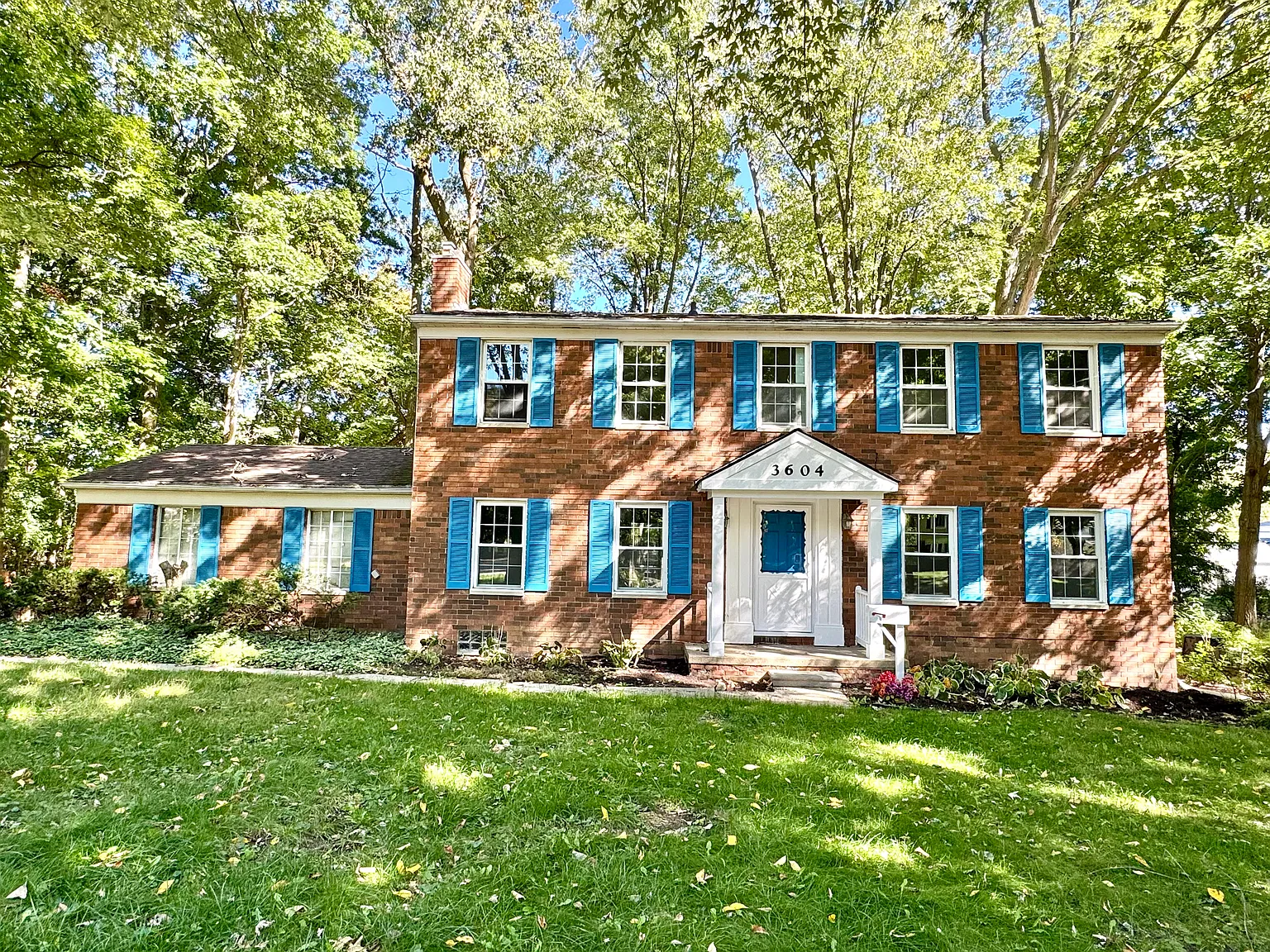 4 bed, 2.5 bath, 2160 sqft, $3,200 — Photo 1