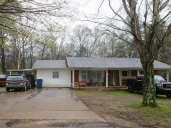 115 Meadow Lane Dr, Savannah, TN 38372