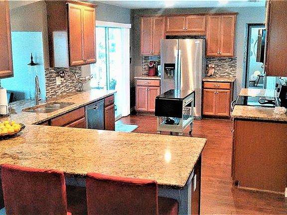 3rd image of 2941 Macalpin Dr W