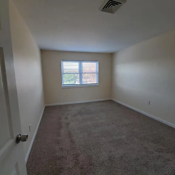 1124 Kaye Ct — Photo 16