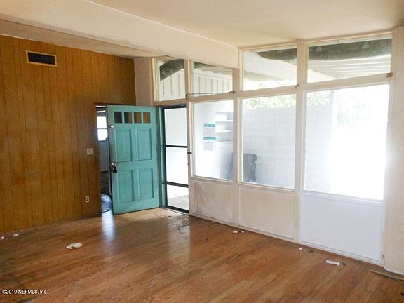 5th image of 8152 La Marne Dr