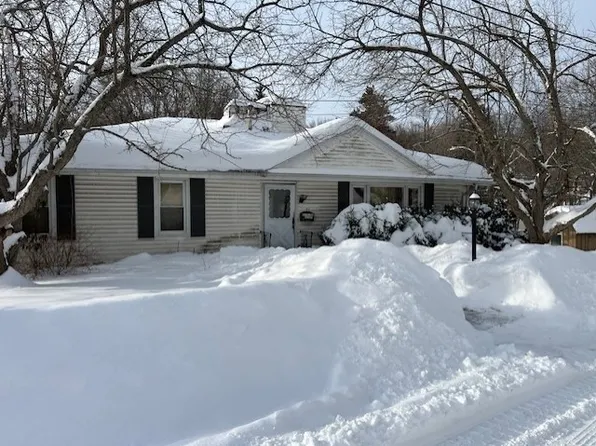 21 Baxter St, Worcester, MA 01602