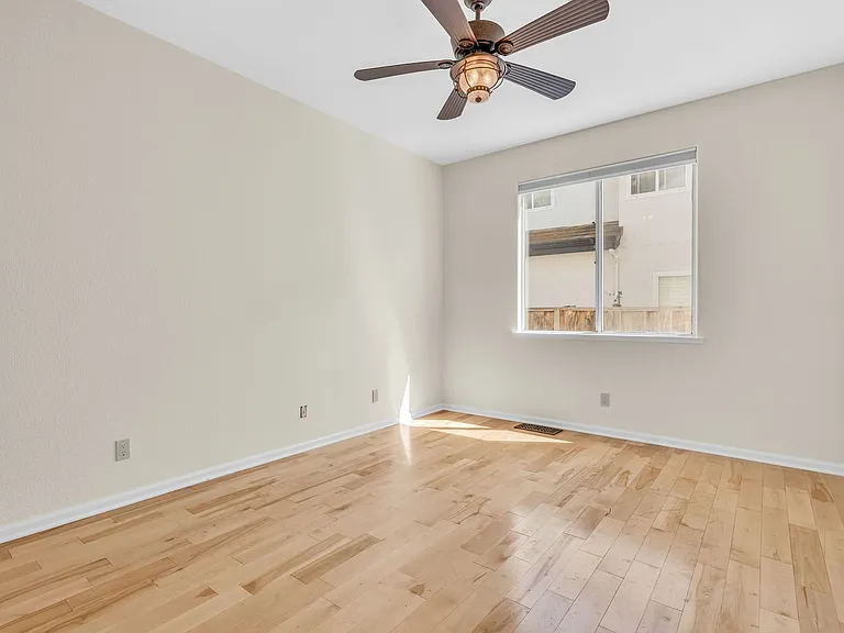 2317 Wayfarer Dr — Photo 32