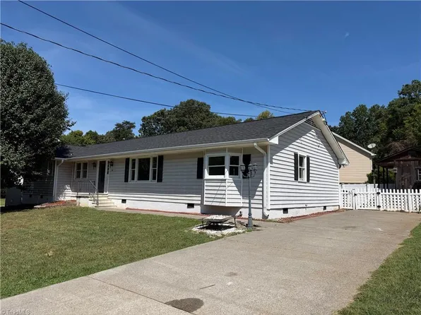 101 Tipperary Ln, Winston Salem, NC 27104