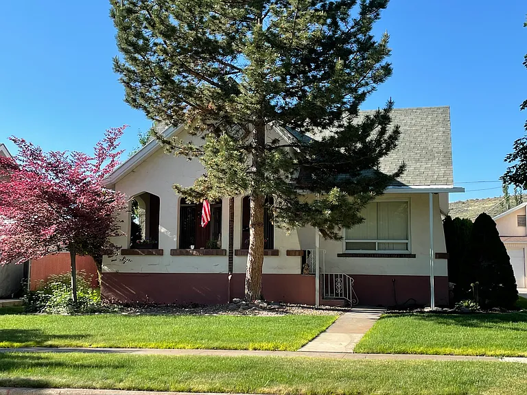 W Cyprus St — Photo 1