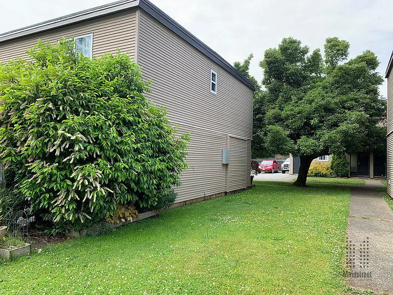 1060 Willemar Ave — Photo 15