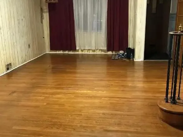 2215 S 9th St, Philadelphia, PA 19148