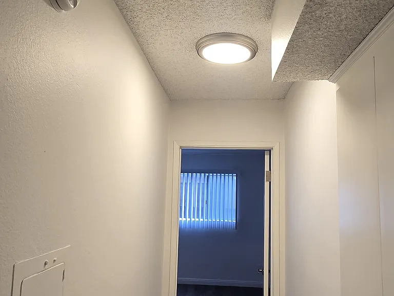 2440 Corinth Ave #101 — Photo 8