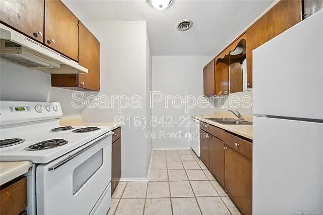 5520 E 47th Pl — Photo 9
