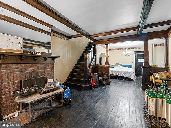 4th image of 318 Gardner Ave