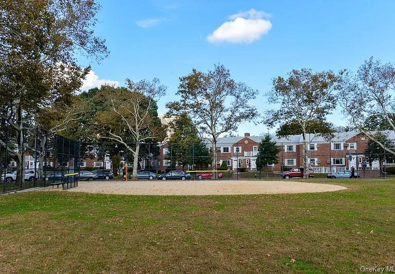 261-72 Langston Ave #UPPER — Photo 4