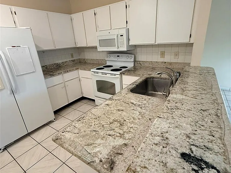 12060 NW 11th St #12060 — Photo 12