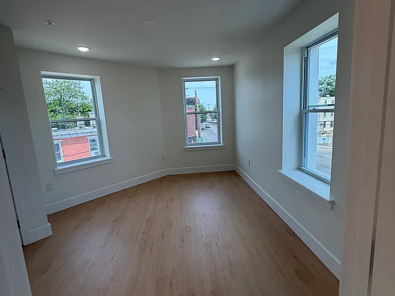 4212 Lancaster Ave #302 — Photo 22