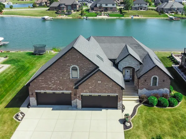 24001 S Sunset Lakes Dr, Manhattan, IL 60442