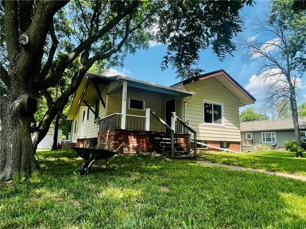 926 Main St, Wellsville, KS 66092
