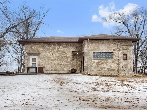 1513 E 500th Rd, Lawrence, KS 66049