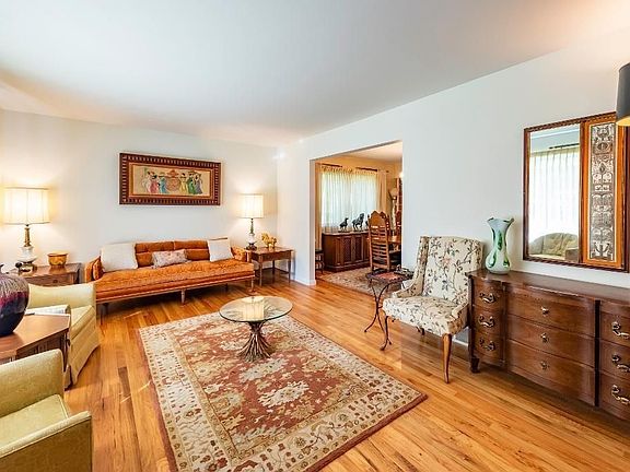 5th image of 2044 Collegewood Dr