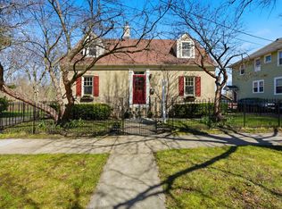 218 N 4th Ave, St Charles, IL