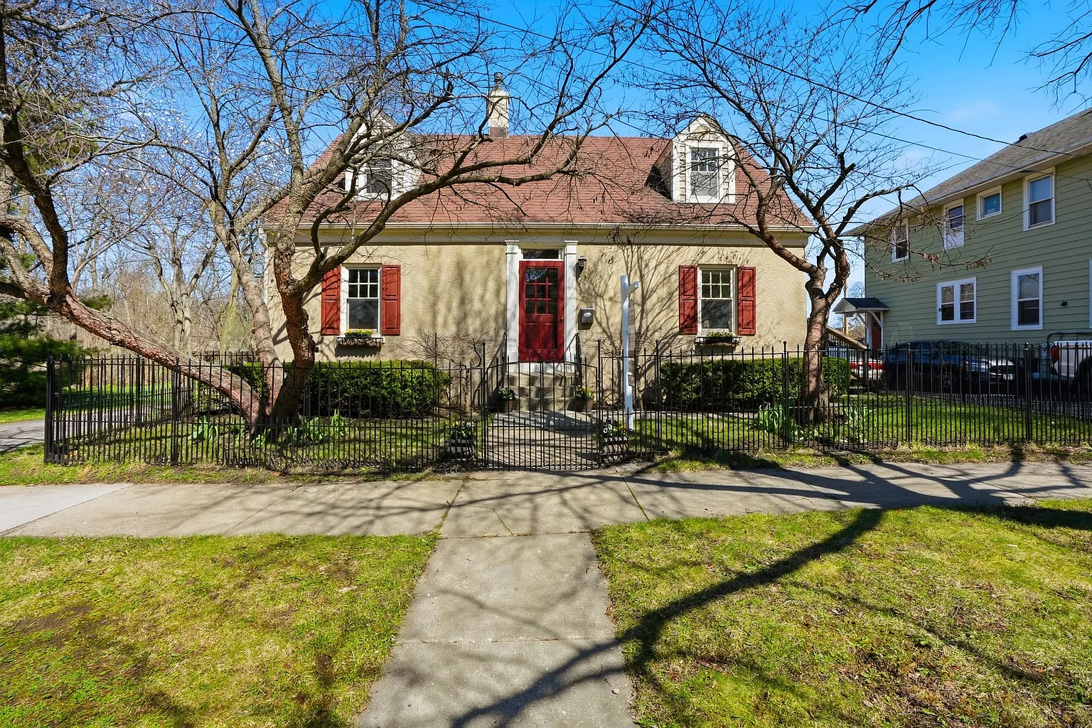 218 N 4th Ave photo 1
