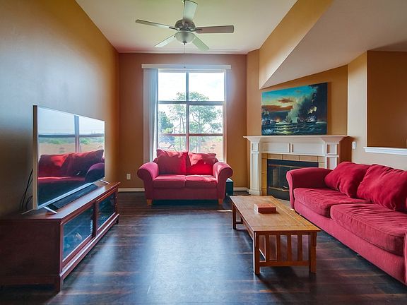 4th image of 150 N River Cir Unit 302