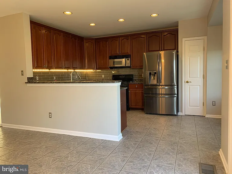 3384 Governors Crest Ct — Photo 11