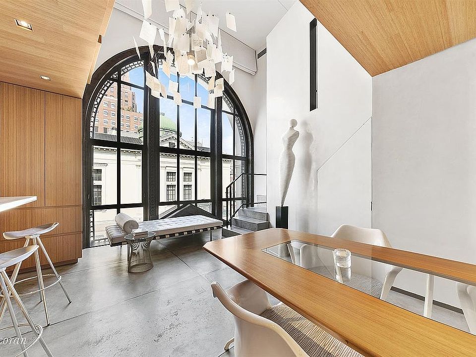 1st image of 300 W 14th St #201