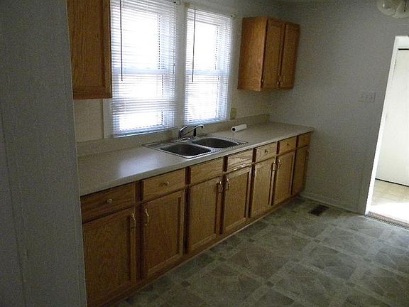 4th image of 1413 NW 2nd St