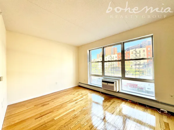 4469 Broadway image 4 of 12