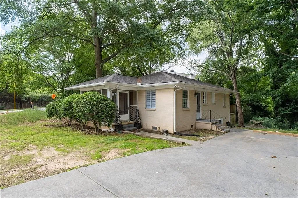 2 bed, 2.0 bath, 888 sqft, $2,300 — Photo 1