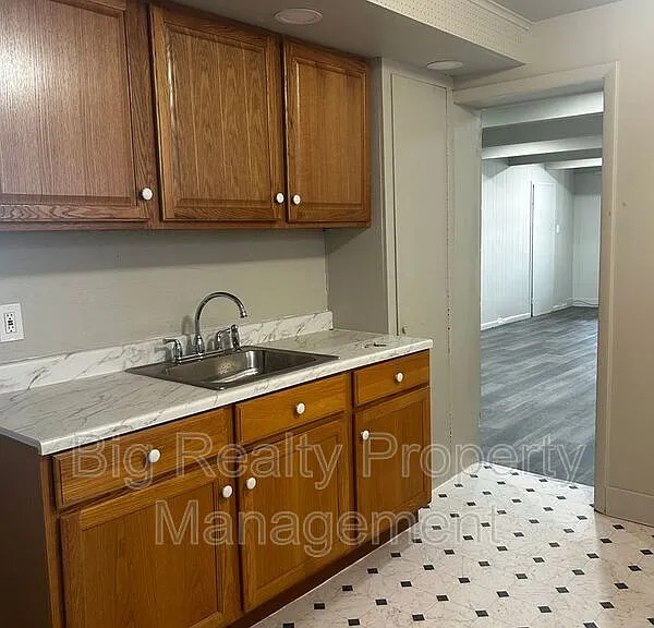 40 E 3rd St #1 — Photo 4