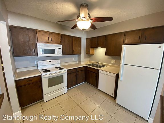 4th image of 411 W 1st St #102