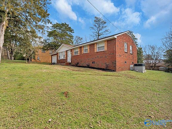 3rd image of 2626 Valley Brook Dr NE